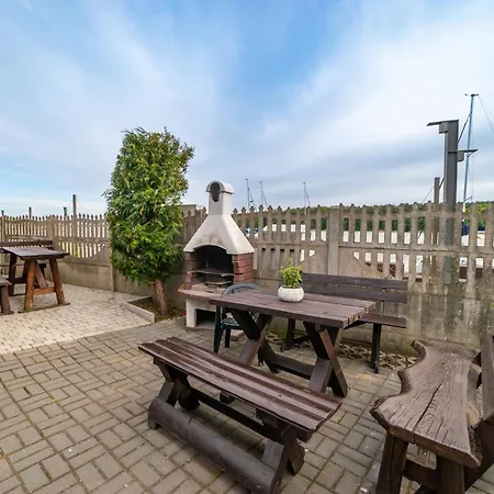 Od Strony Ulicy Kajki, 홈스테이 Mikołajki